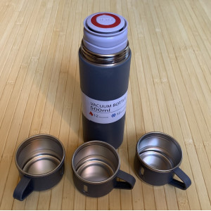 Термос и 3 кружки по 500 мл. Photo 2